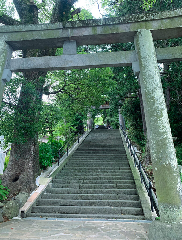 伊豆山神社の入り口
